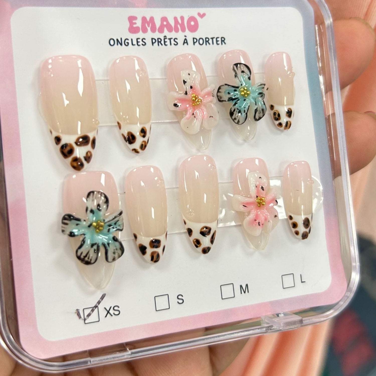 Press On Nails Savanna EMANO – Ongles faits main motif léopard et fleurs 3D